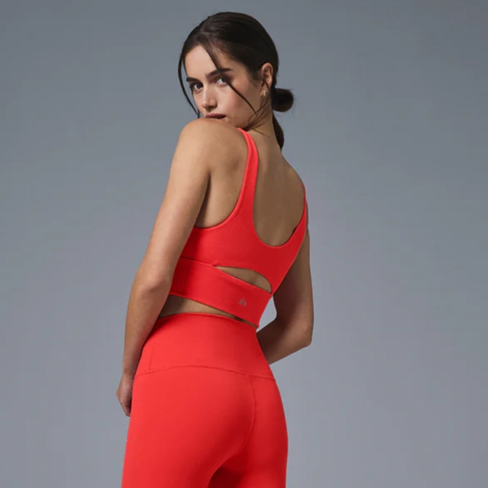 Deep red Alo Yoga cropped yoga tights. New never worn. Wide waist band. Size med